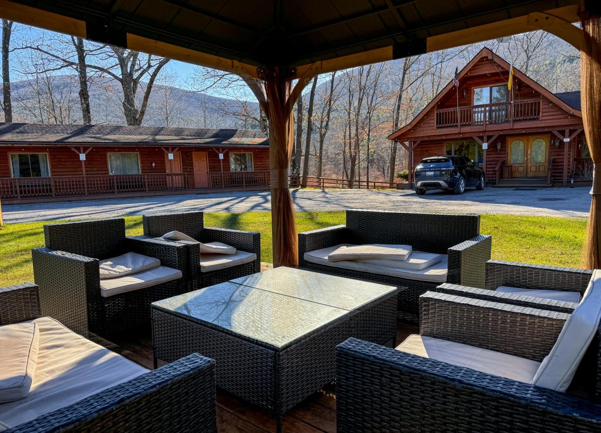 Xenia Lodge Hunter Exterior photo